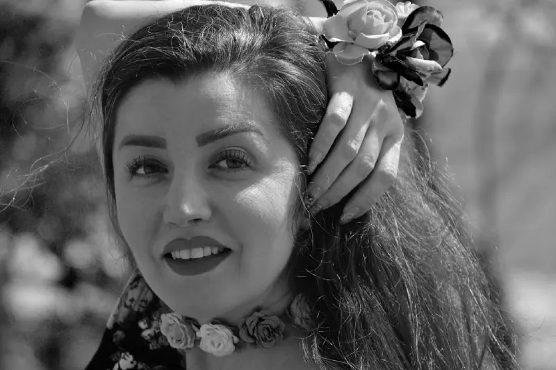 Hướng Dẫn Trang Trí Vòng Hoa Giả Tinh Tế Cho Mọi Không Gian