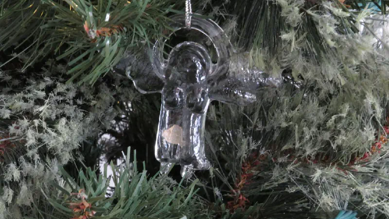 Sắp xếp hoa hồng cho trung tâm bàn